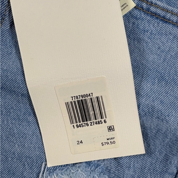 Levis NWT Ribcage Button Fly Light Wash Distressed Denim Shorts Women’s Size 24 - Picture 9 of 10